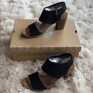 Tons Majorca cutout black leather sandals